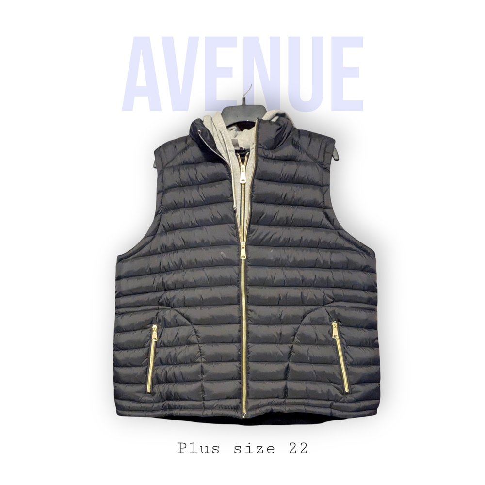 Avenue Hooded Puffer Vest